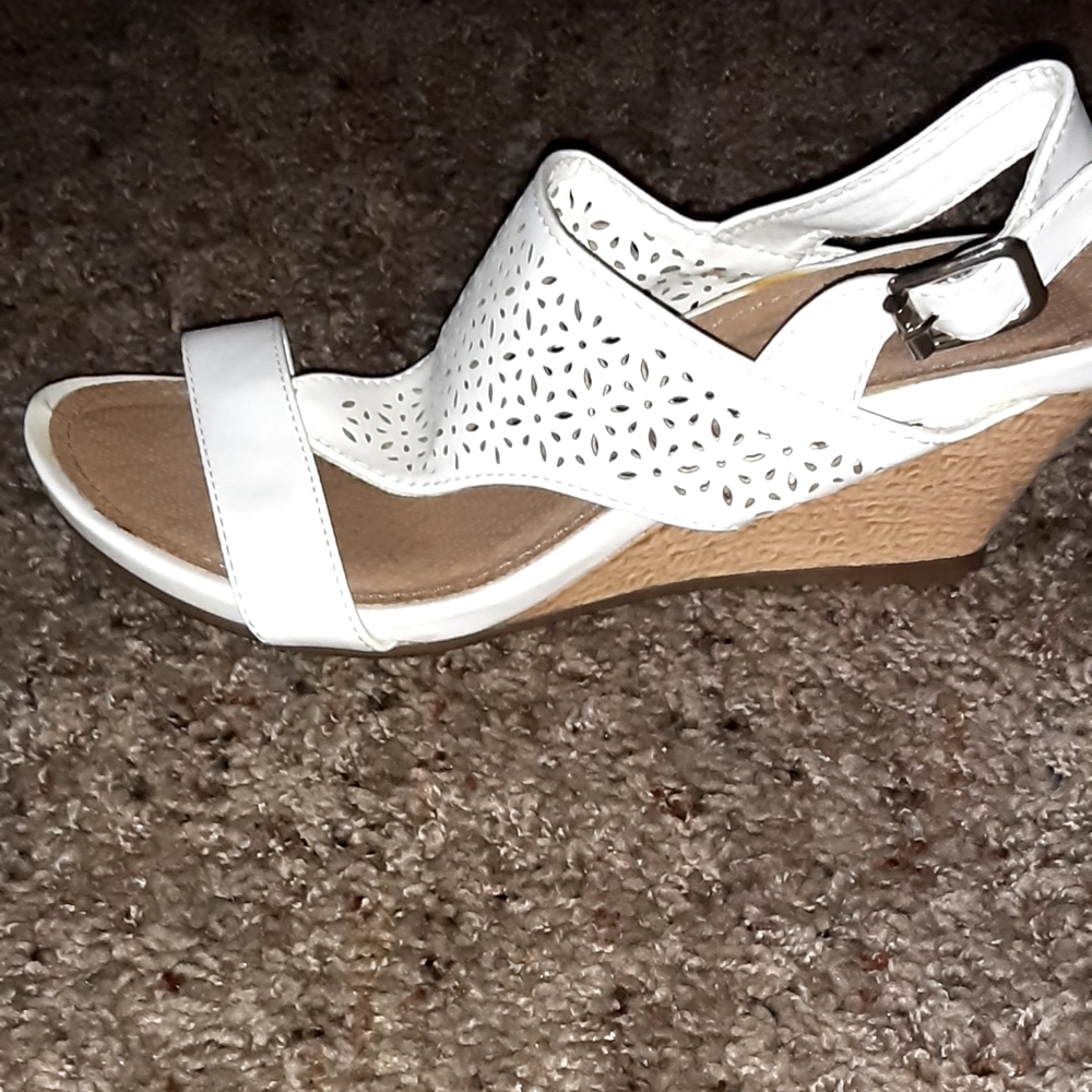 Shoes - Picture 2 of 4